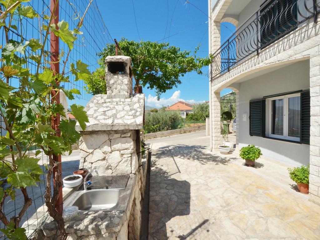 Apartment Vukadin Trogir Exterior foto